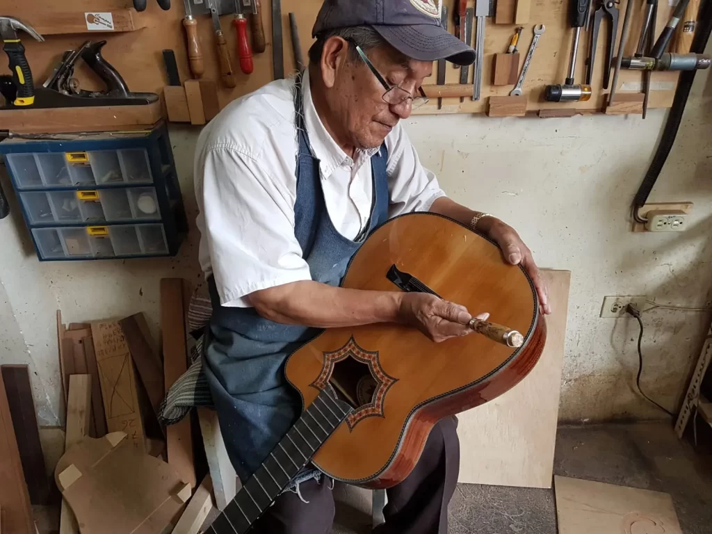 jorge-campos-luthier-guitarra