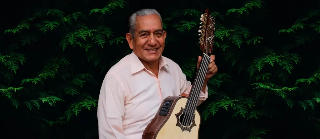 jorge-campos-luthier-otavalo-bandolin