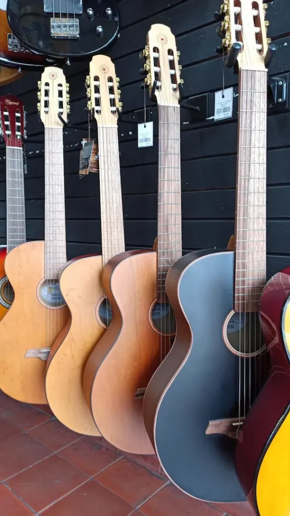 Guitarras-La-Casa-del-Bandolín